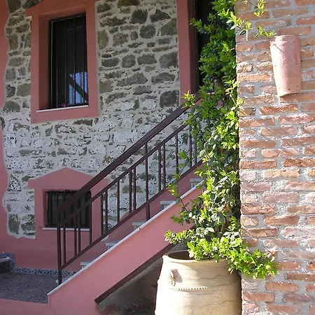 Traditional * Tríkala