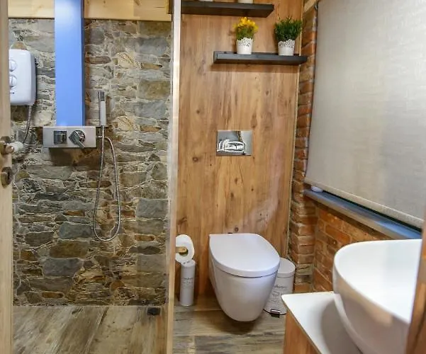 Traditional * Tríkala