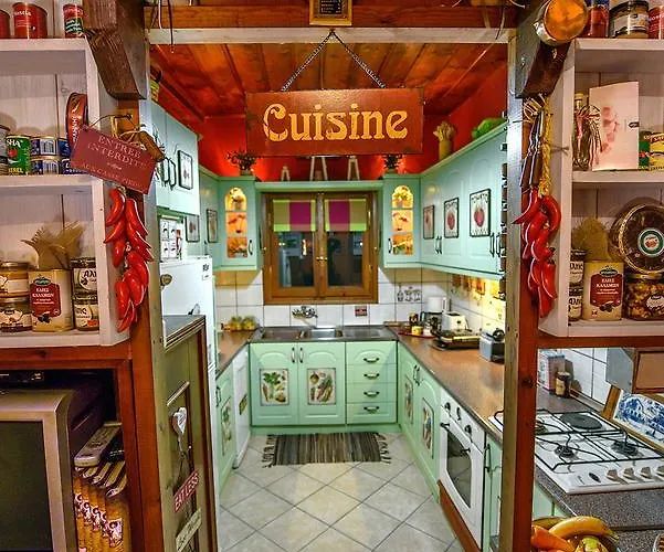 Traditional * Tríkala